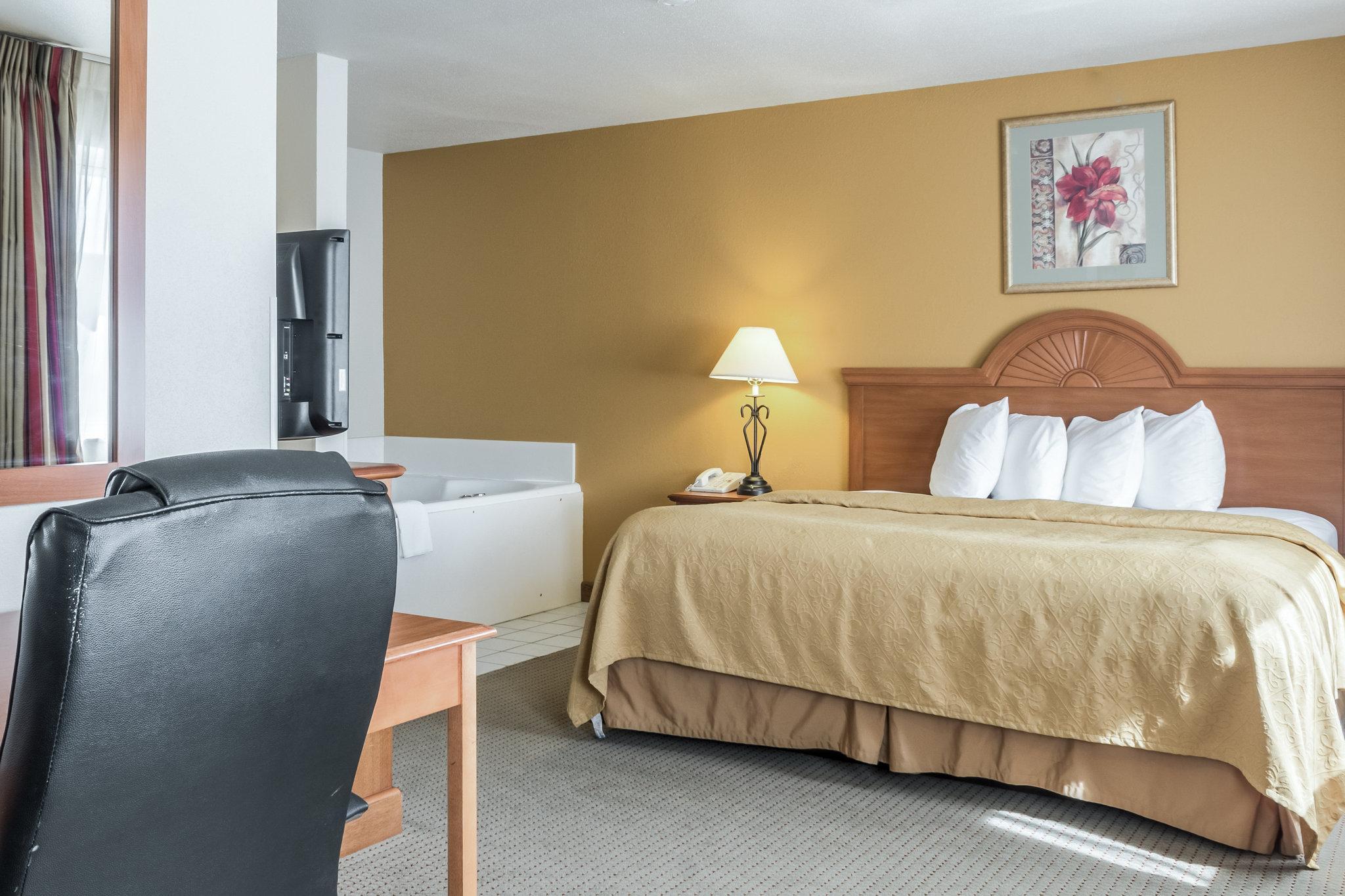 Quality Inn Huron Zewnętrze zdjęcie