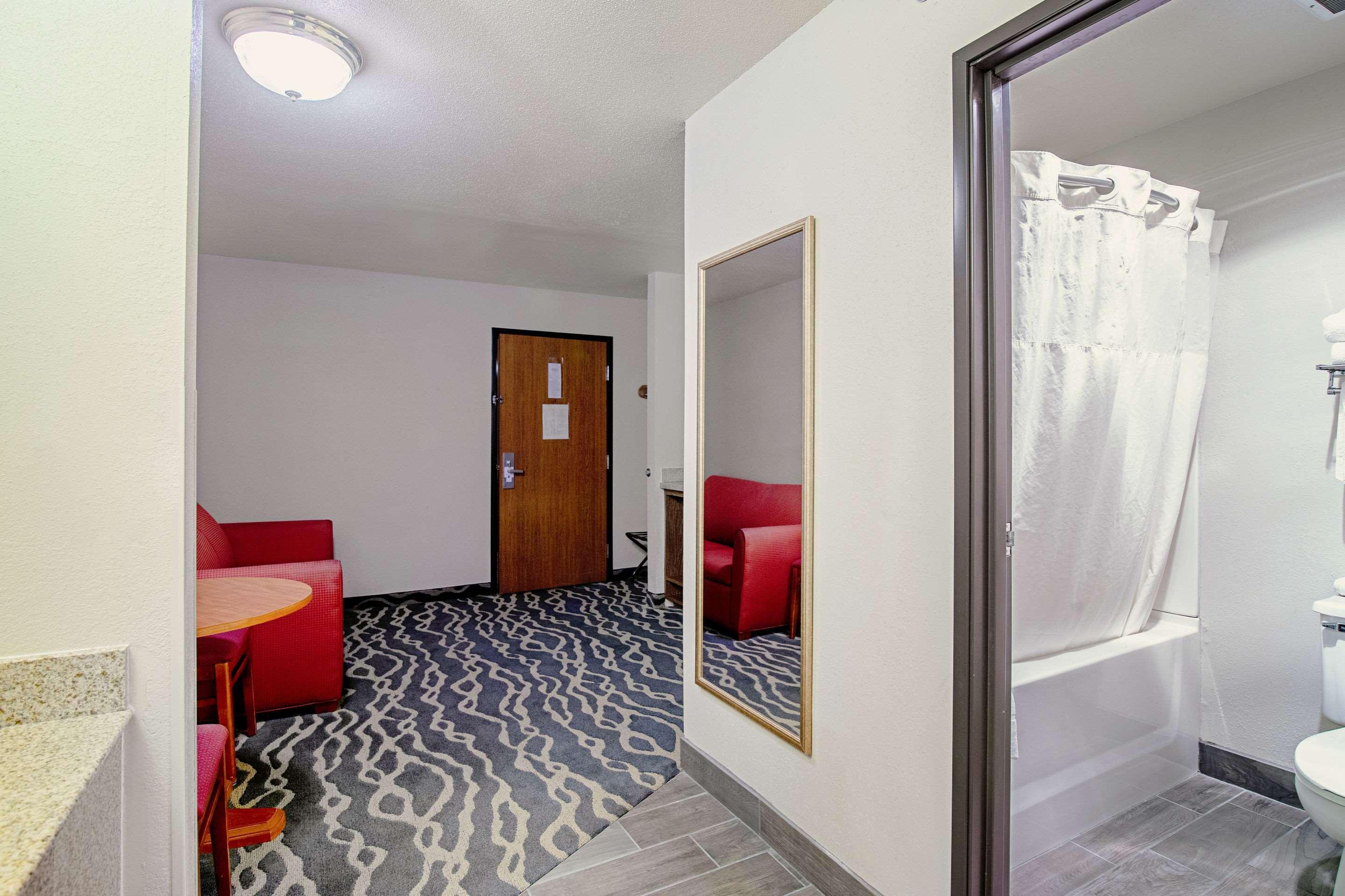 Quality Inn Huron Zewnętrze zdjęcie