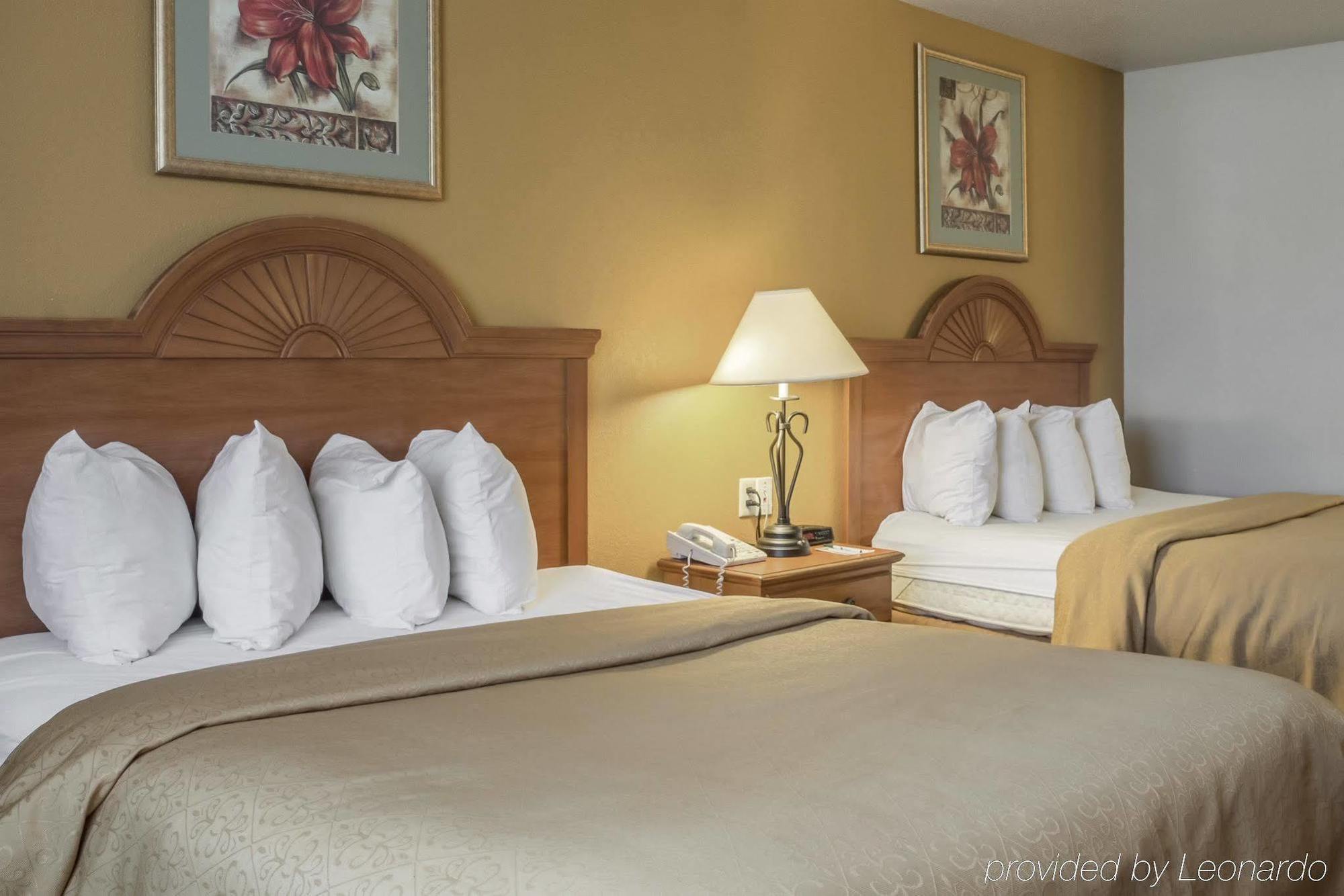 Quality Inn Huron Zewnętrze zdjęcie