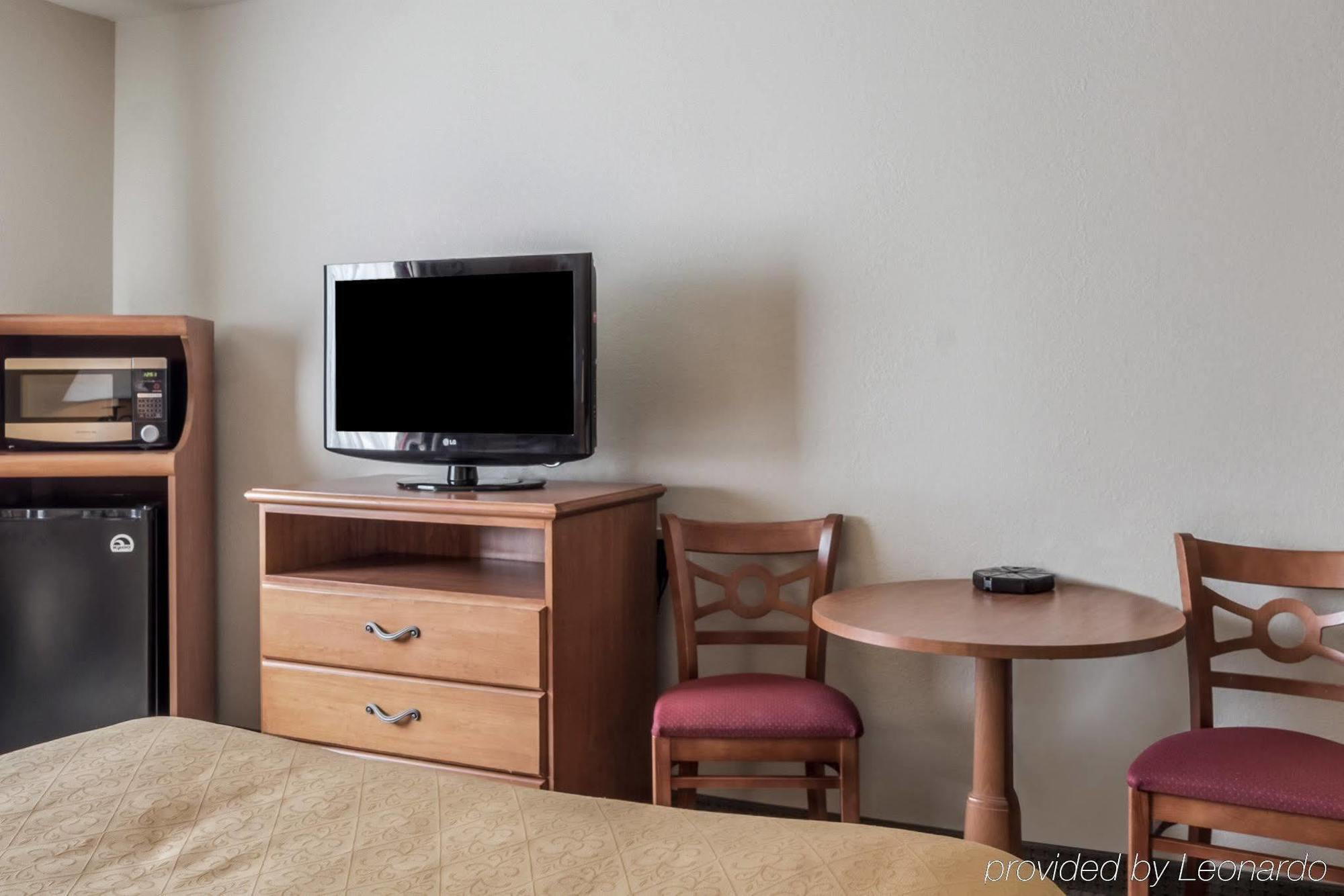 Quality Inn Huron Zewnętrze zdjęcie